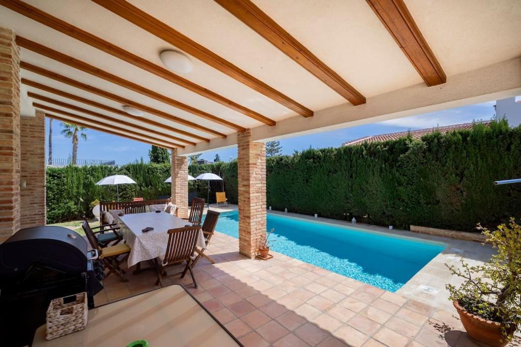 Balcones Villa