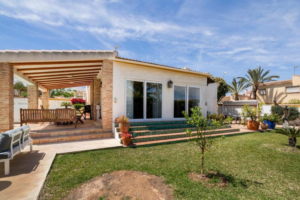 Balcones Villa *